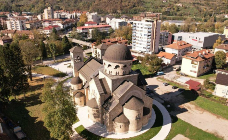 Duhovno veče ispred Svetosavskog hrama