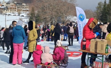 Zimska čarolija na Čemernu okupila više stotina ljubitelja snijega