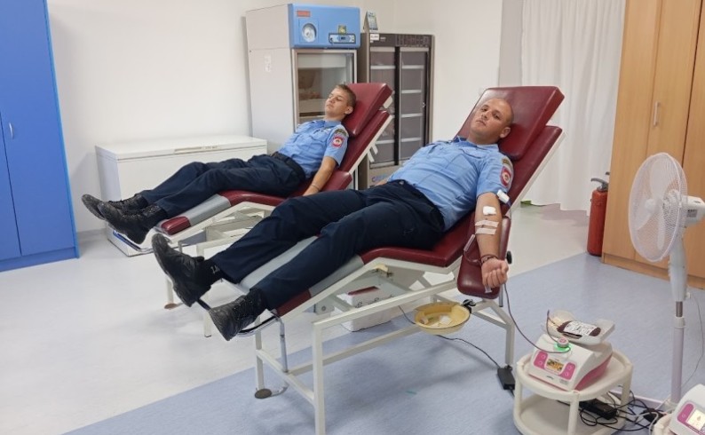 Humanost na djelu: Pripadnici PU Foča darovali krv