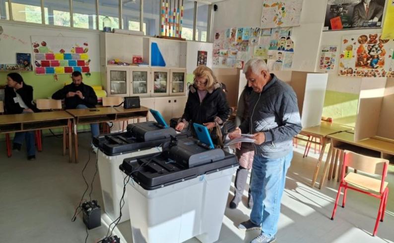 Na većim biračkim mjestima po dva skenera